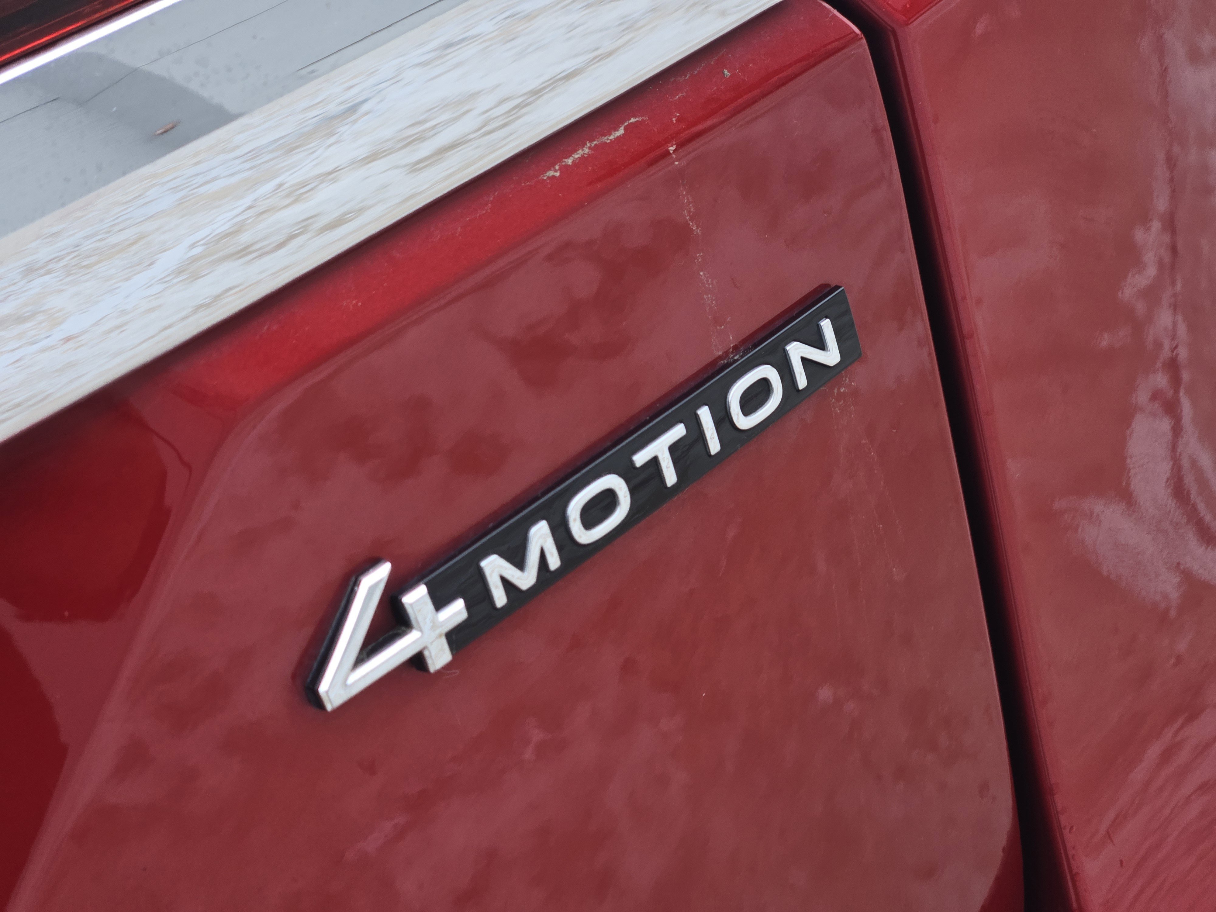 Used 2024 Aurora Red Metallic Volkswagen 2.0T SEL image 14