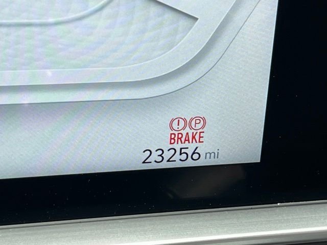 Used 2024 White Hyundai SEL image 13