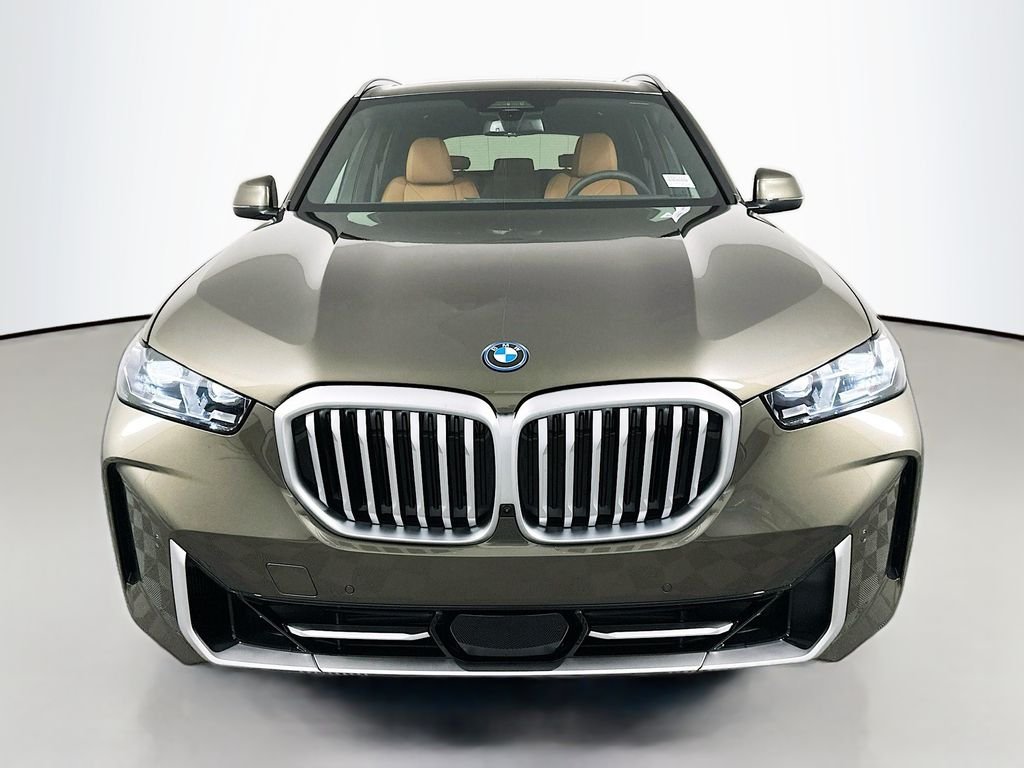 Used 2026 Manhattan Green Metallic BMW xDrive50e image 2