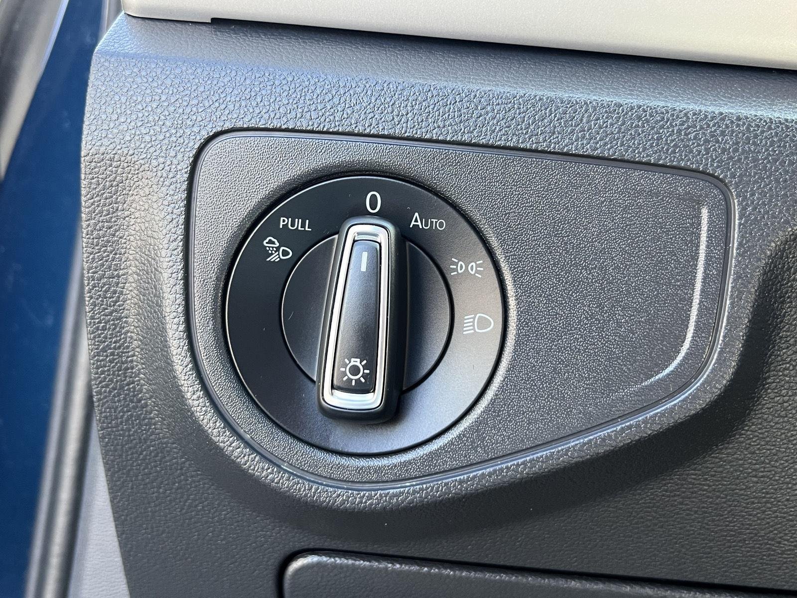 2023 Volkswagen Atlas SE w/Tech - Photo 30