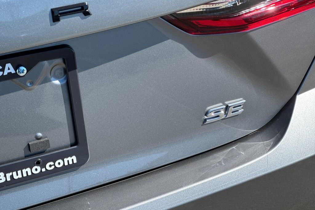 New 2026 Heavy Metal <sup>1</sup> Toyota  SE image 7
