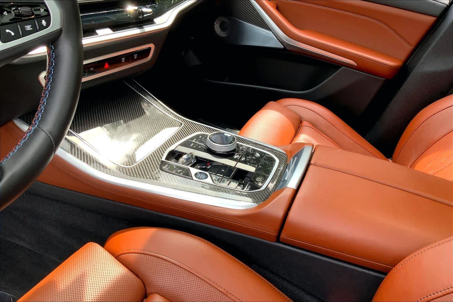 Used 2025 Black Sapphire Metallic BMW M60i image 16