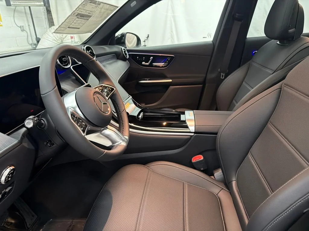 New 2027 Black Mercedes-Benz GLC 300 image 14