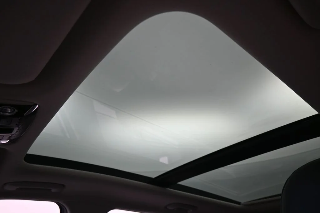 Used 2022 Glacial White Pearl Kia EX image 28