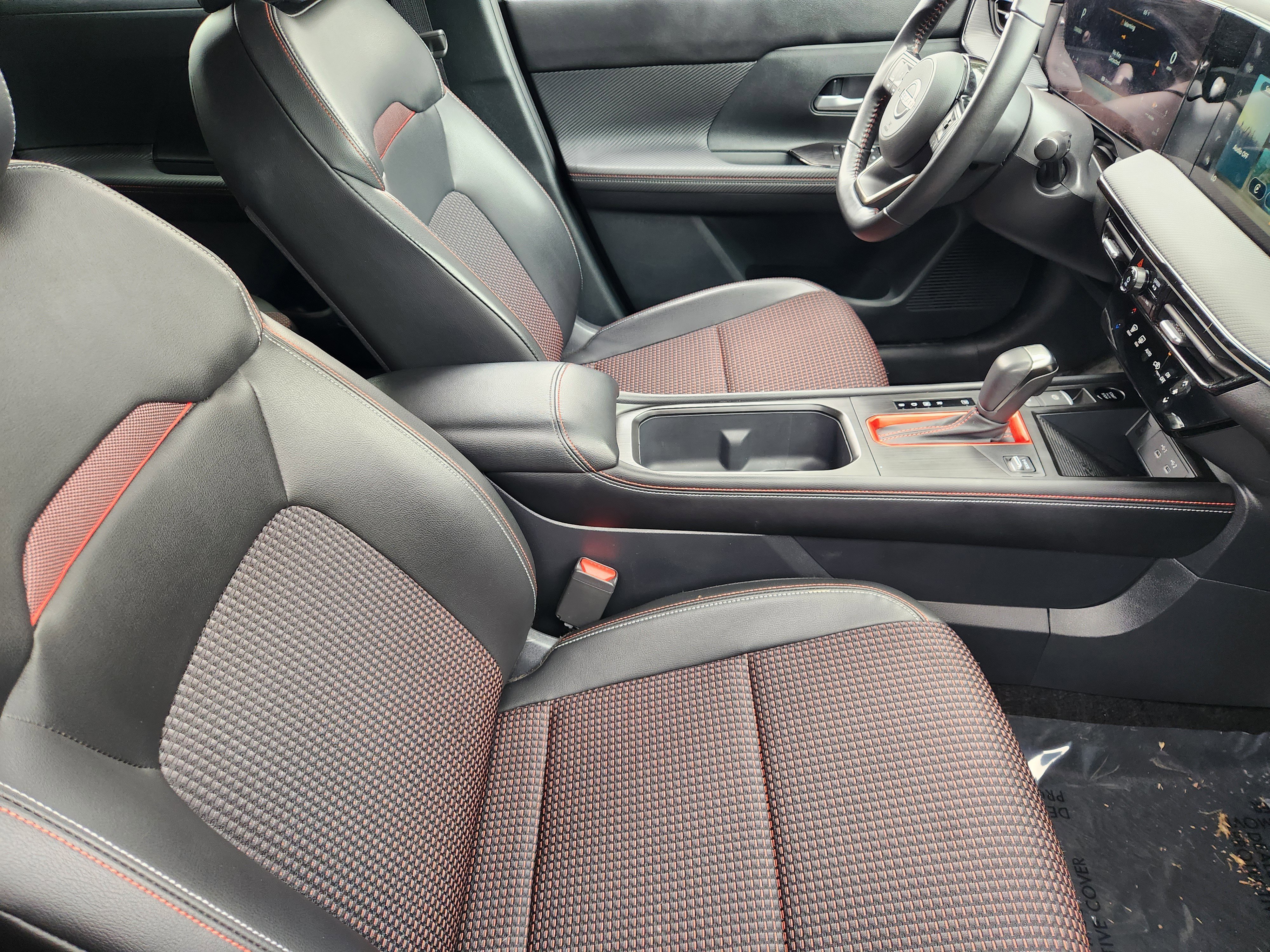 Certified Used 2025  Nissan SR image 14