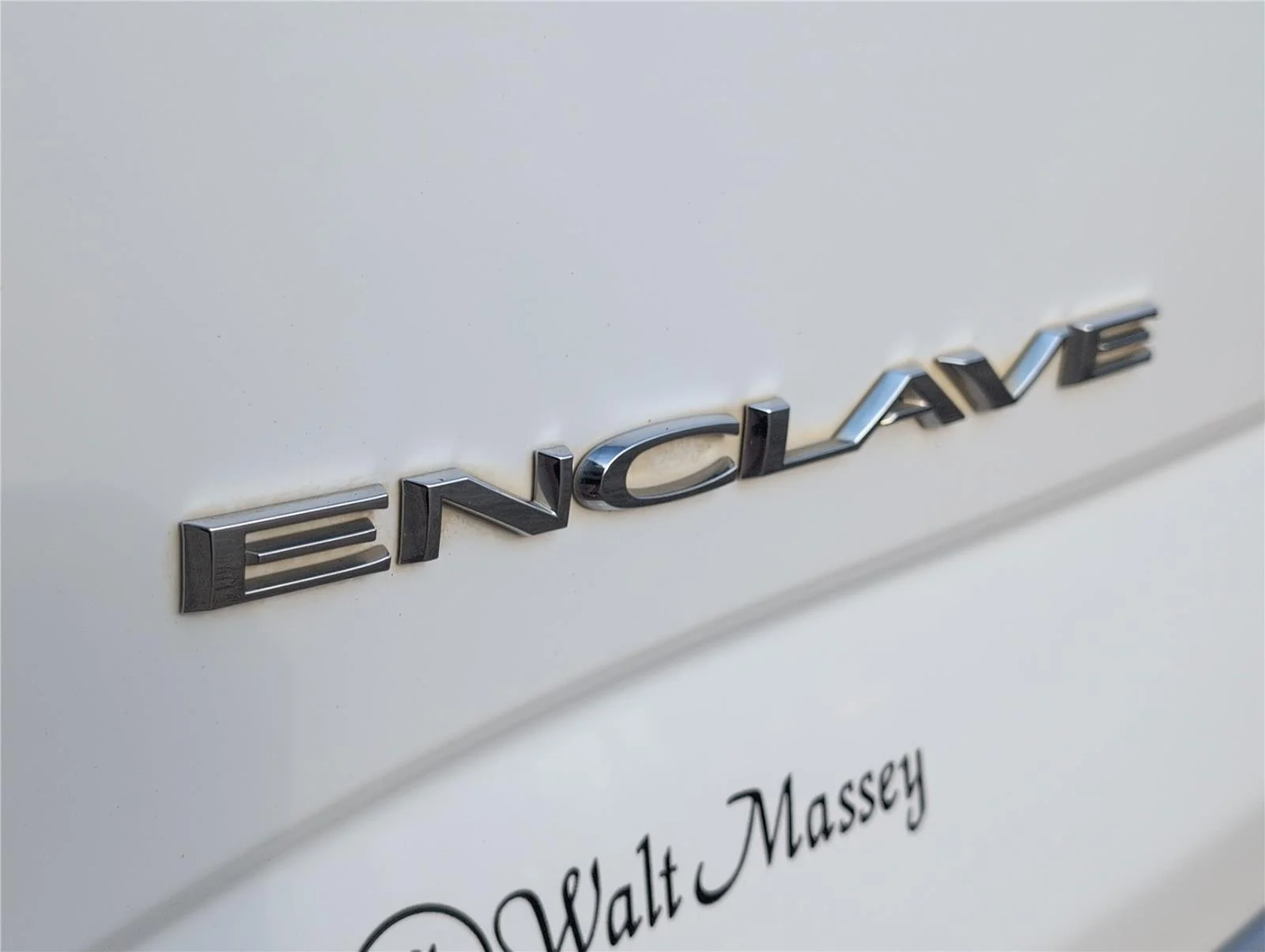 Used 2020 Summit White Buick Essence image 11