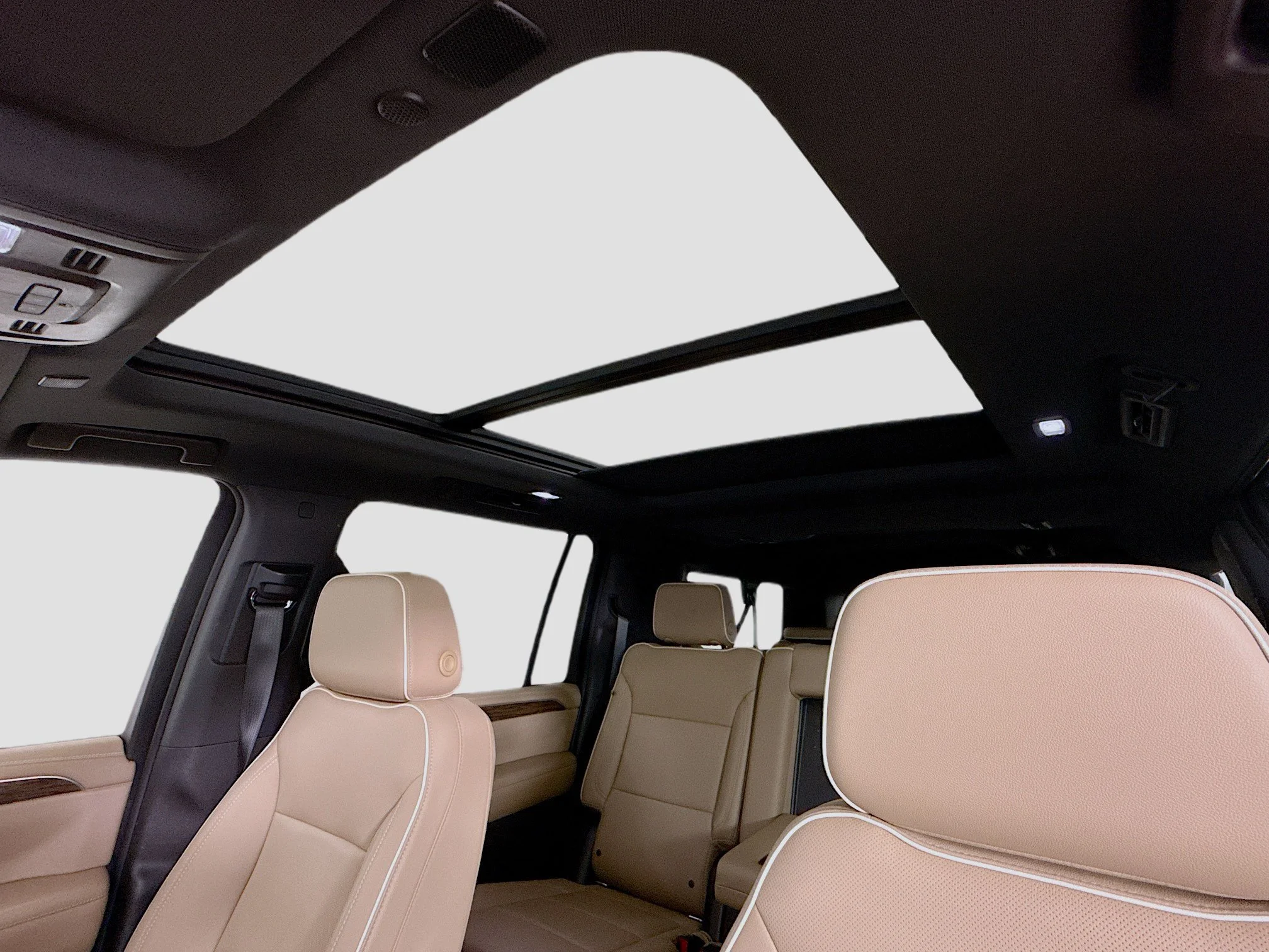 Used 2021 Empire Beige Metallic Chevrolet Premier image 25