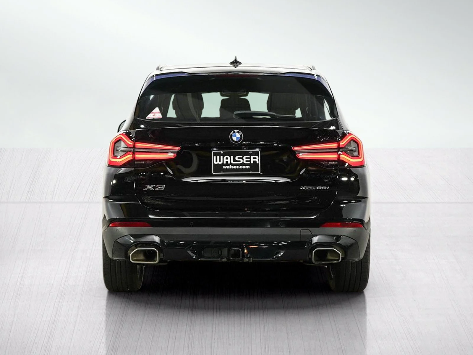 Used 2022 Black BMW xDrive30i image 4