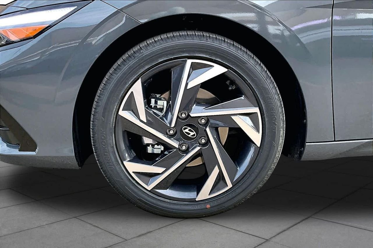 New 2026 Ecotronic Gray Hyundai Limited image 11