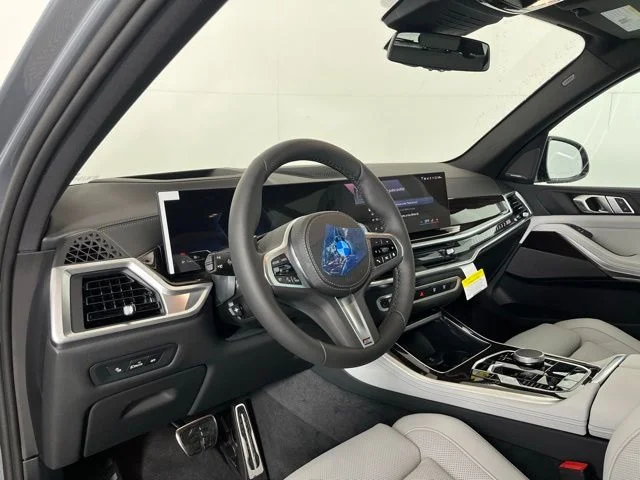Used 2026 Skyscraper Grey Metallic BMW xDrive40i image 9