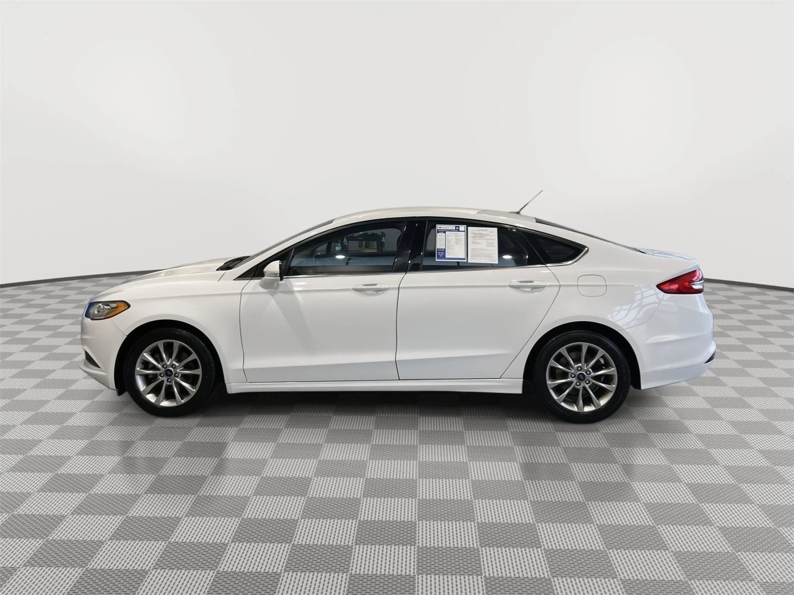 Used 2017 Oxford White Ford SE image 12