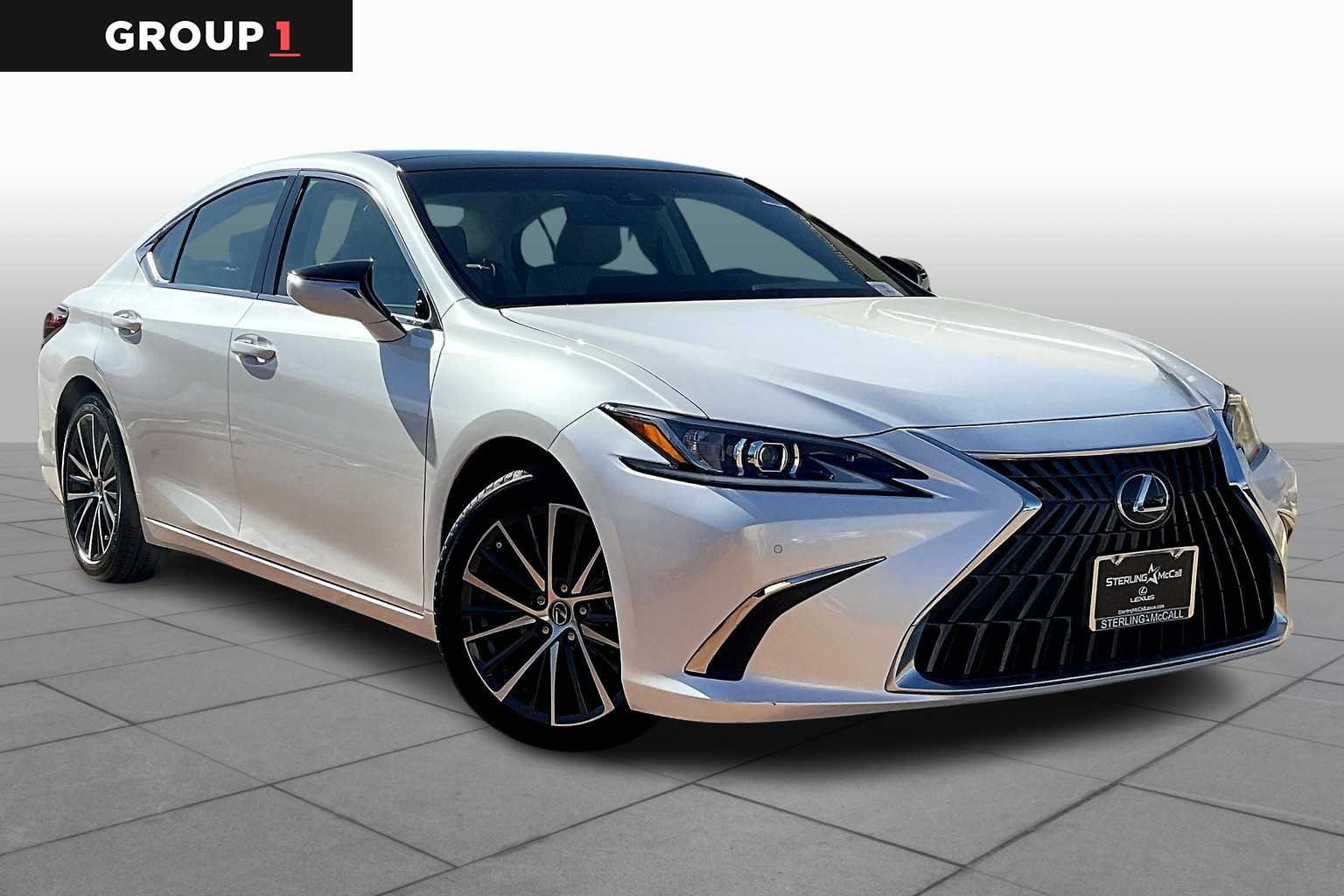 Used 2023 Eminent White Pearl Lexus  image 3
