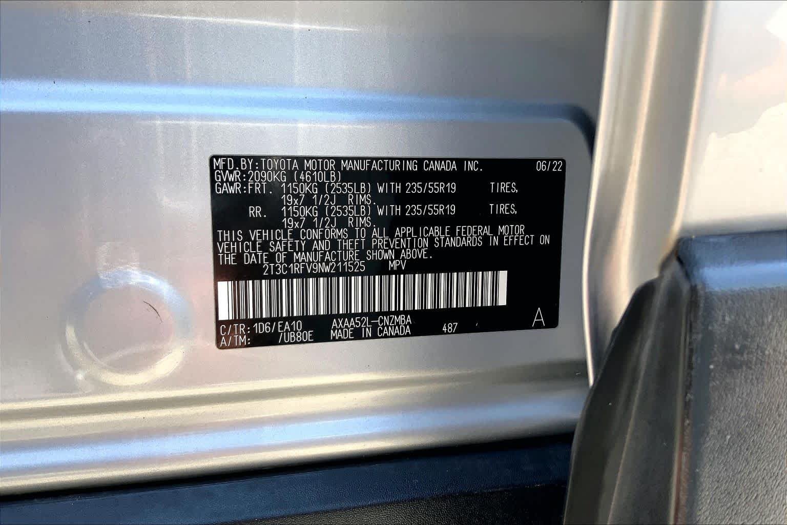 Used 2022 Silver Sky Metallic Toyota XLE Premium image 36