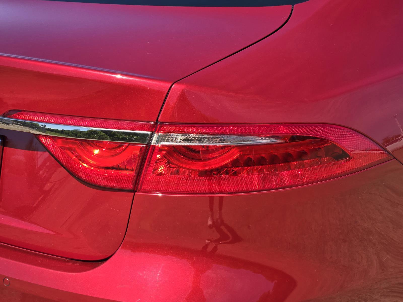 Used 2017  Jaguar 35t Premium image 9