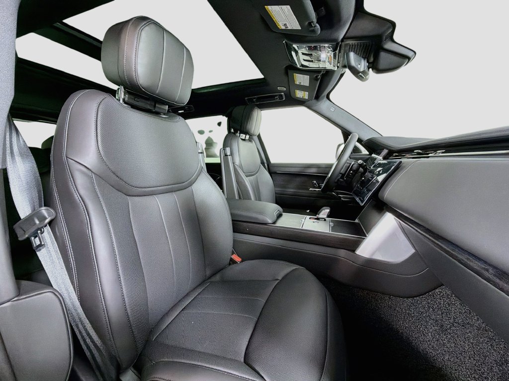 New 2026 Fuji White Land Rover SE image 24