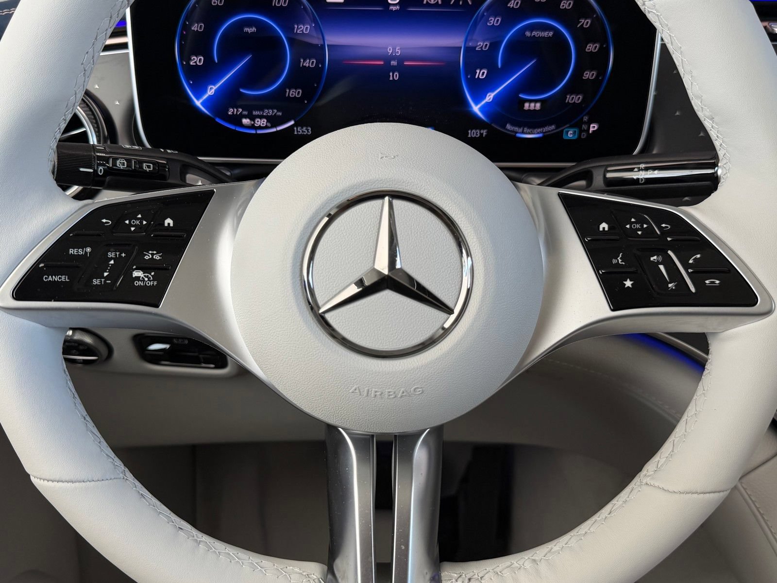 New 2027 Polar White Mercedes-Benz EQE 320+ image 35