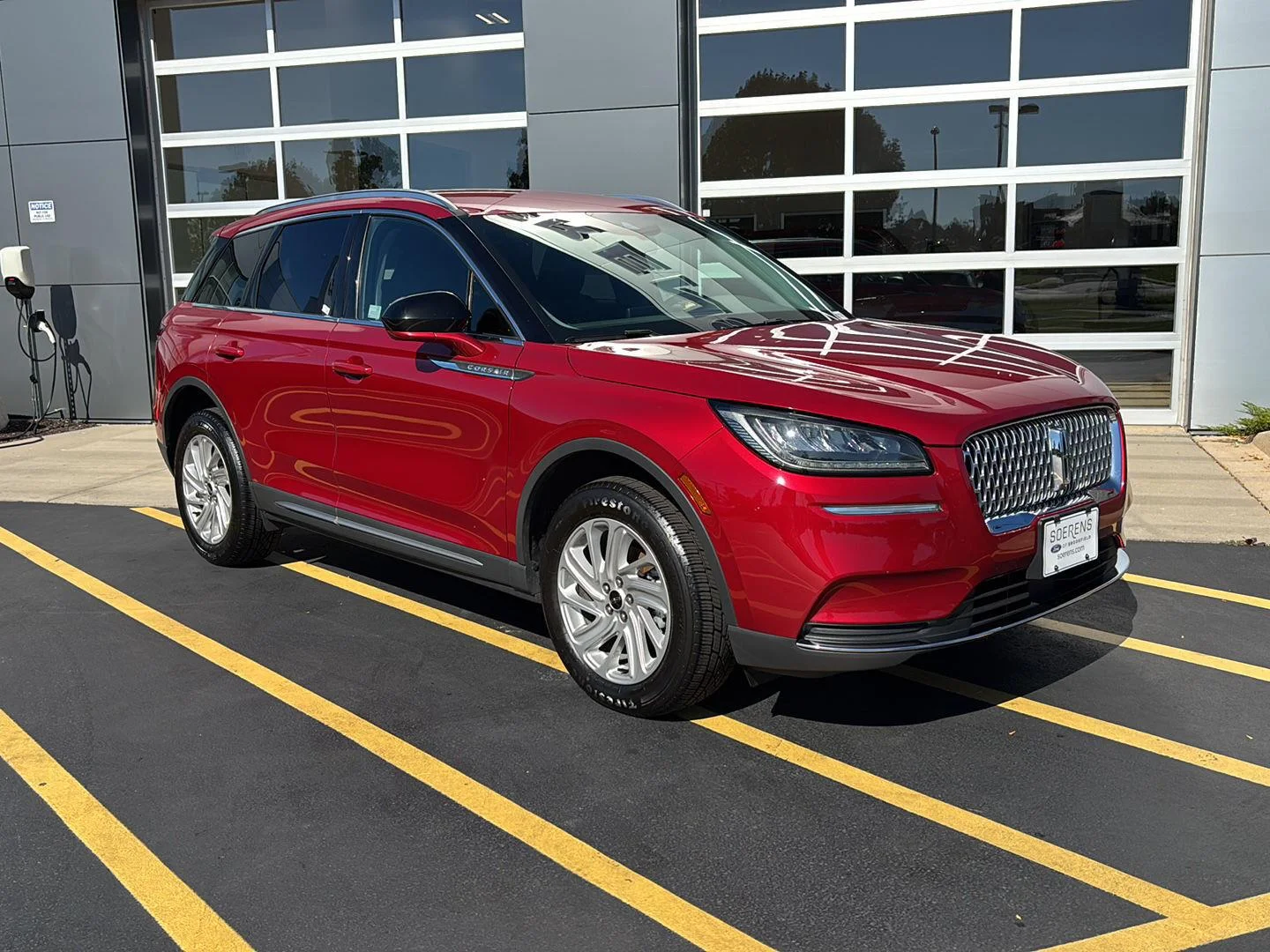 Used 2022 Red Carpet Metallic Tinted Clearcoat Lincoln Standard image 2