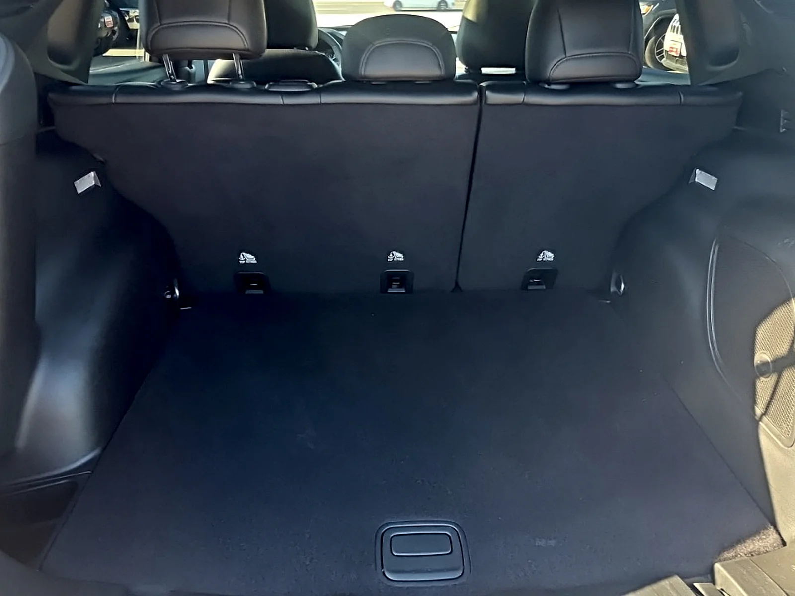 Certified Used 2023 Billet Silver Metallic Clearcoat Jeep Latitude Lux 4X4 image 13