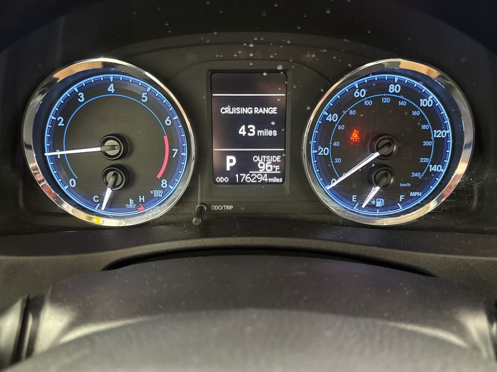 Used 2017  Toyota L image 13