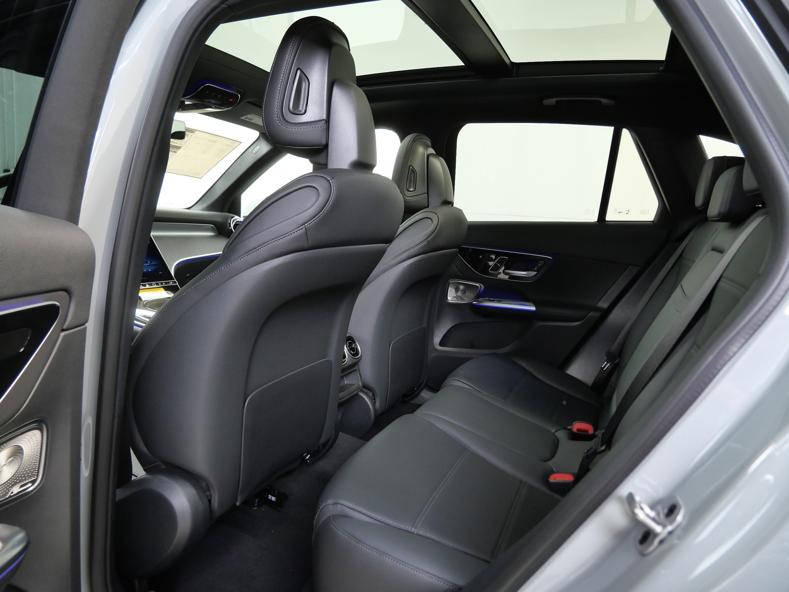 New 2026 MANUFAKTUR Alpine Grey Mercedes-Benz GLC 300 image 11