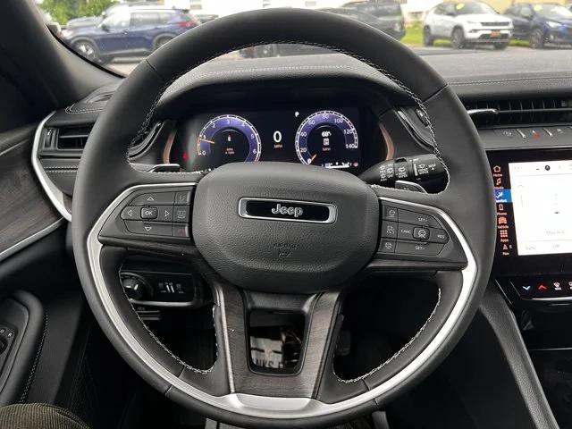 2026 Jeep Grand Cherokee Laredo - Photo 10