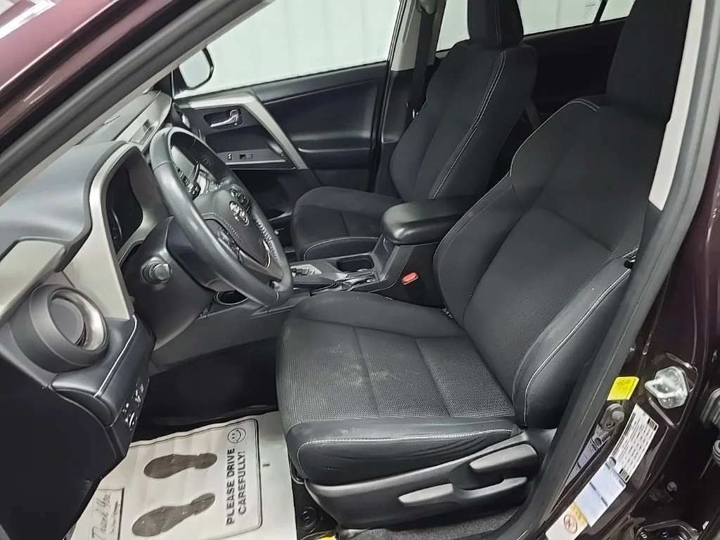 Used 2018 Black Toyota XLE image 30