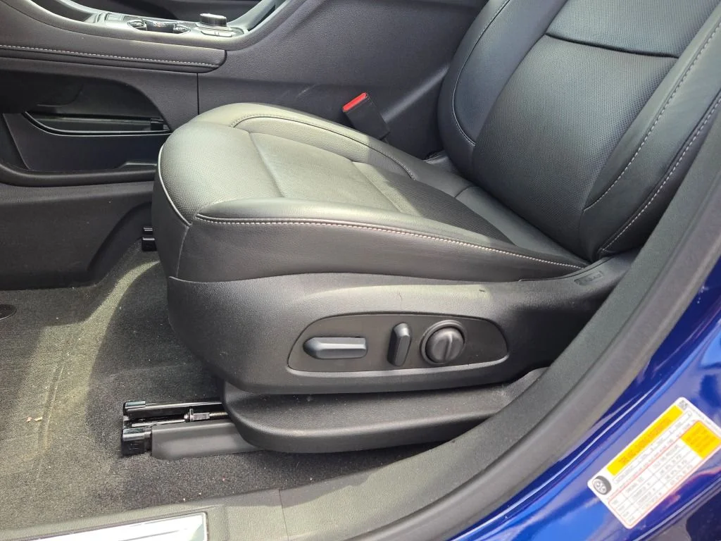 Used 2023 Blue GMC SLT image 25