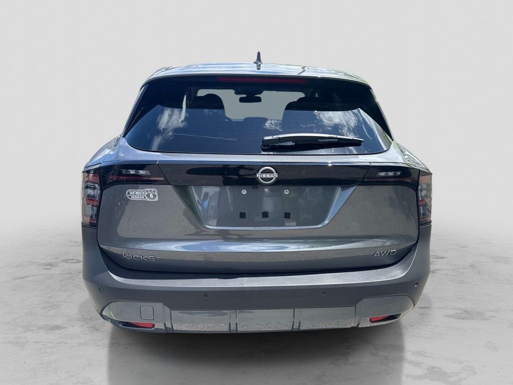 Used 2025 Gray Nissan SV image 4