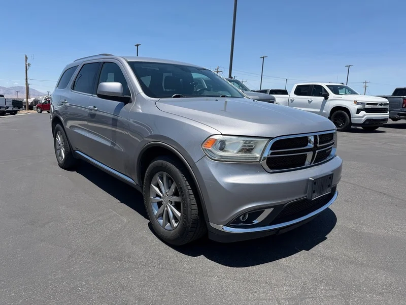 Used 2017 Billet Metallic Clearcoat Dodge SXT image 1
