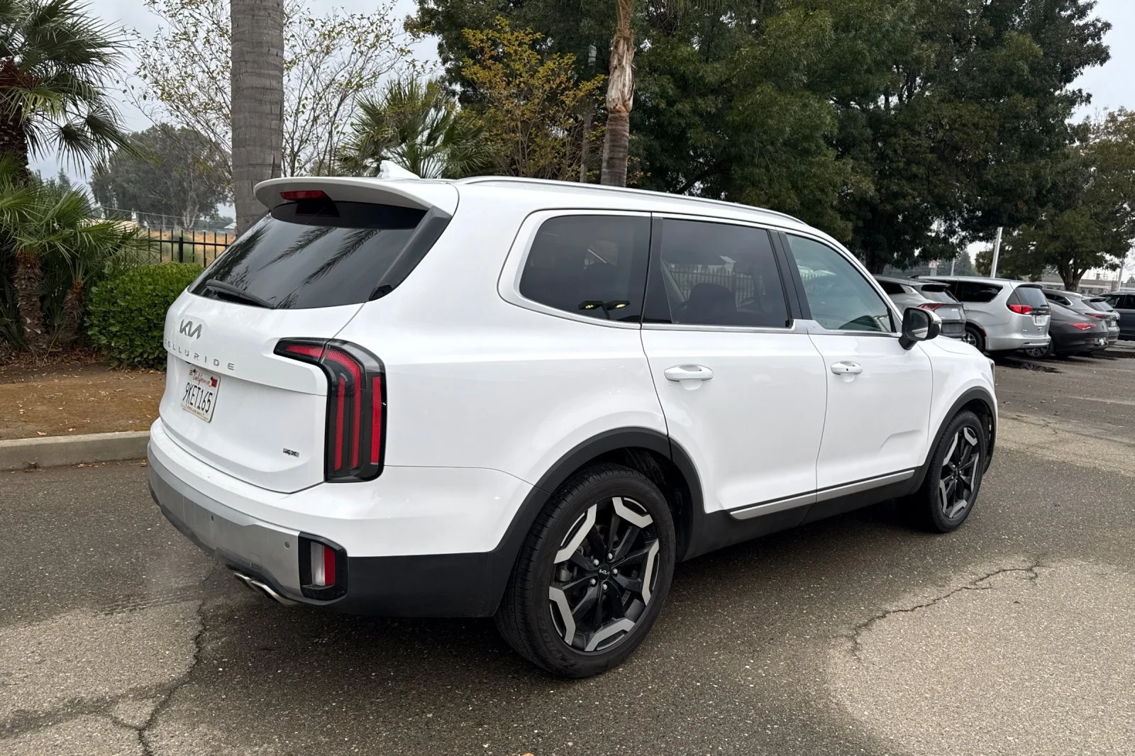 Used 2024 White Kia EX image 4