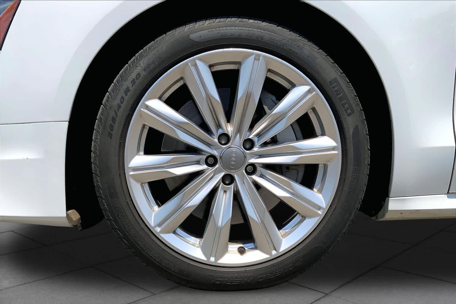 Used 2017 Glacier White Metallic Audi  image 10