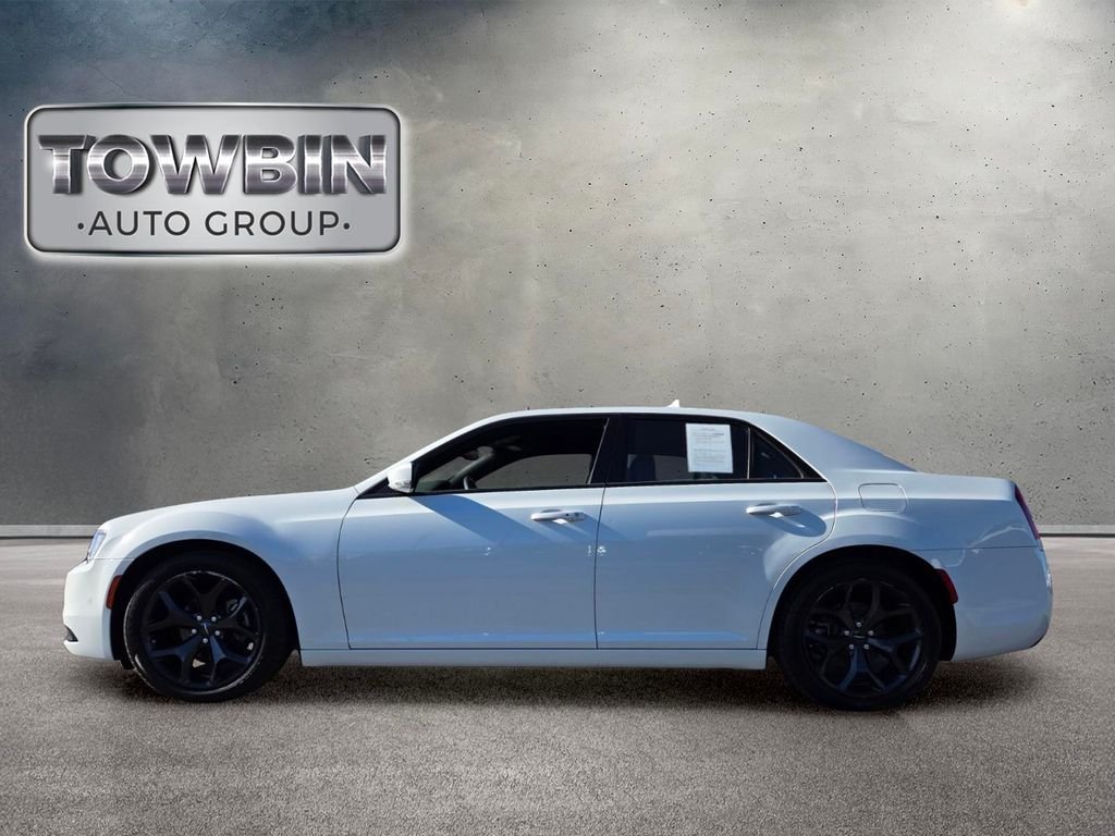 Used 2023 White Chrysler S image 7