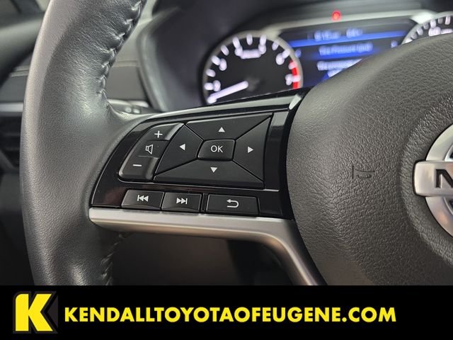 Used 2022 White Nissan 2.5 SV image 14