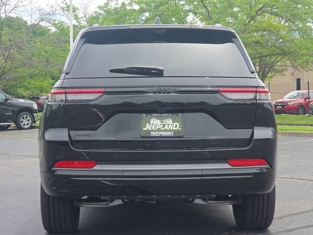 New 2026 Diamond Black Crystal Pearl-Coat Exterior Paint Jeep Limited Reserve image 27