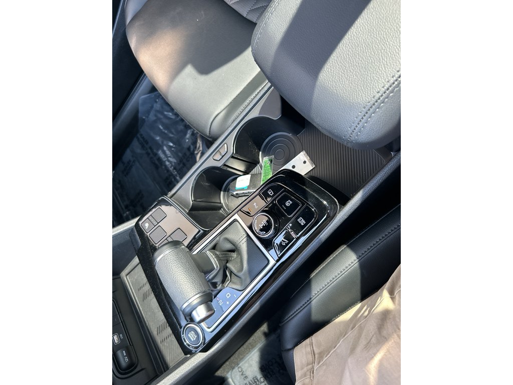 Certified Used 2024 Glacial White Pearl Kia X-Line image 26