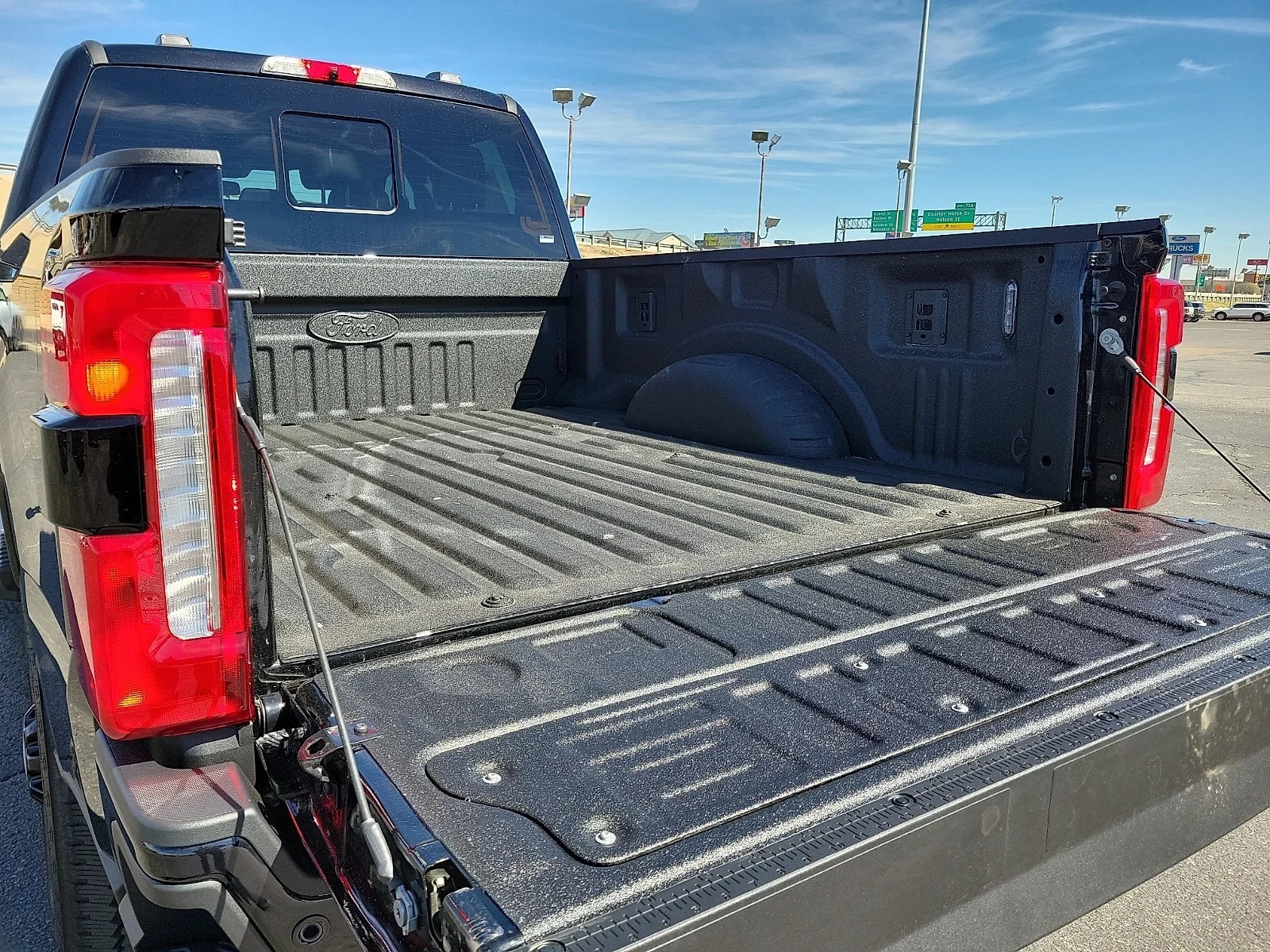 New 2026 Agate Black Metallic Ford F-250&reg; Lariat&reg; image 8