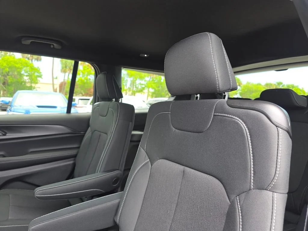 New 2026 Silver Zynith Exterior Paint Jeep Laredo image 23