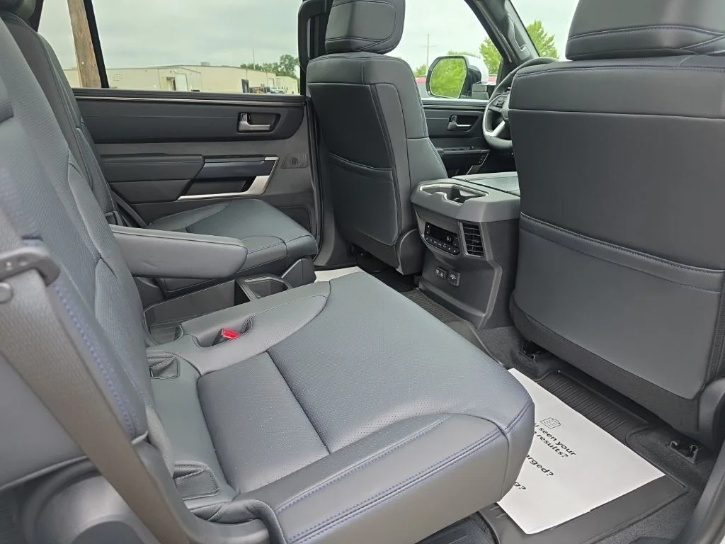 New 2026 Wind Chill Pearl <sup>1</sup> Toyota  Platinum image 23
