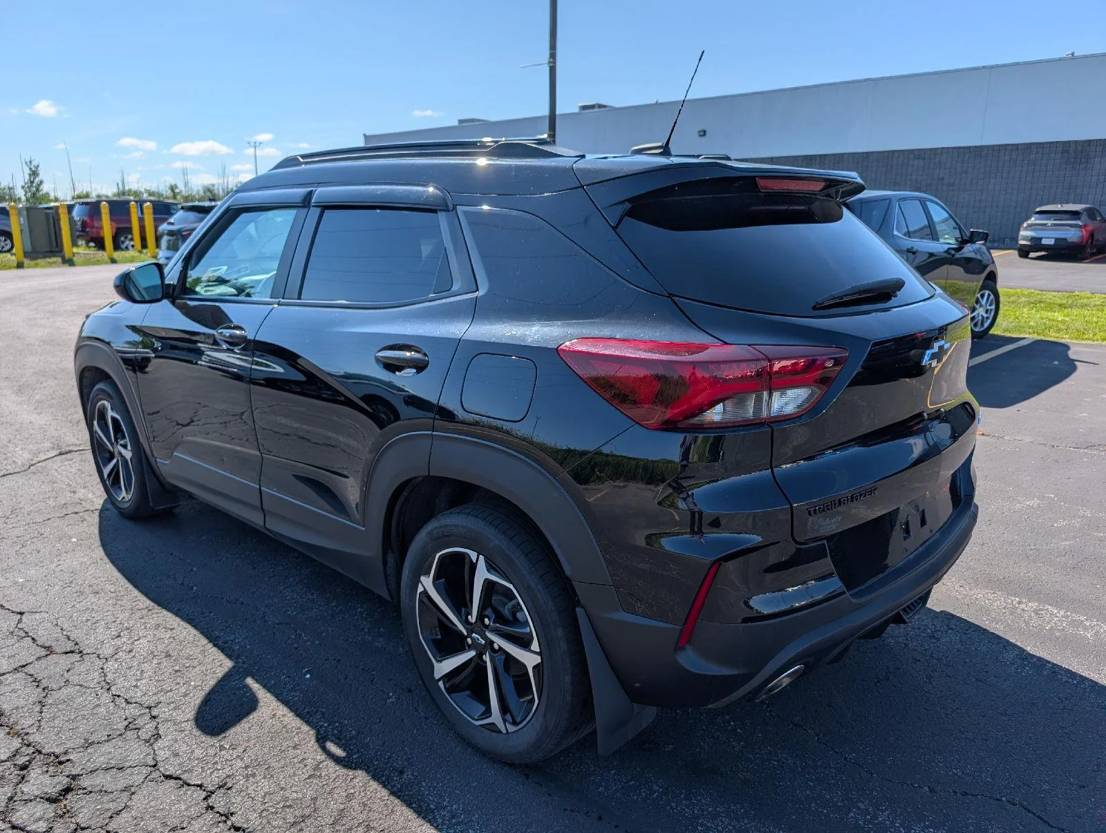 Used 2022 Mosaic Black Metallic Chevrolet RS image 6