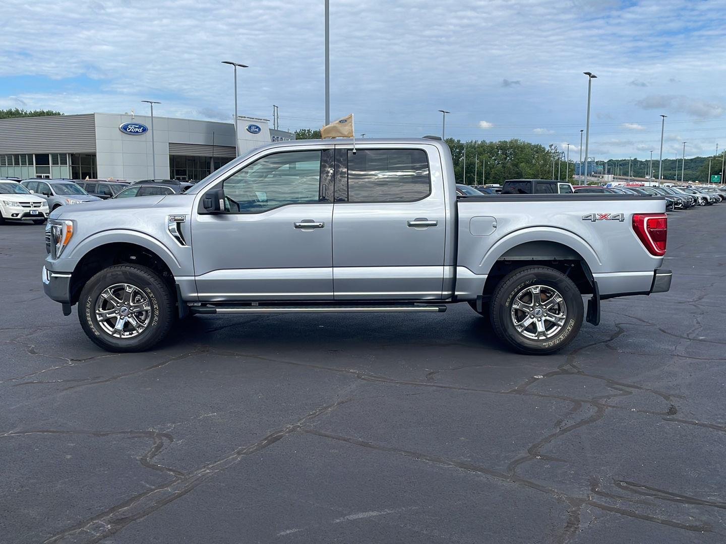 Certified Used 2022 Iconic Silver Ford XLT image 2