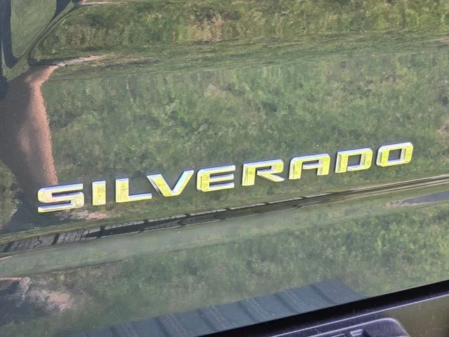 Used 2025 Gray Chevrolet LT image 19
