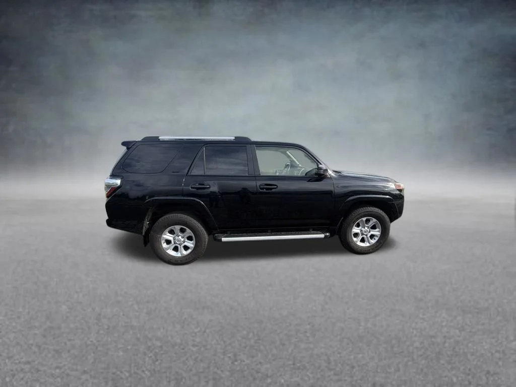 Used 2022 Black Toyota SR5 image 7