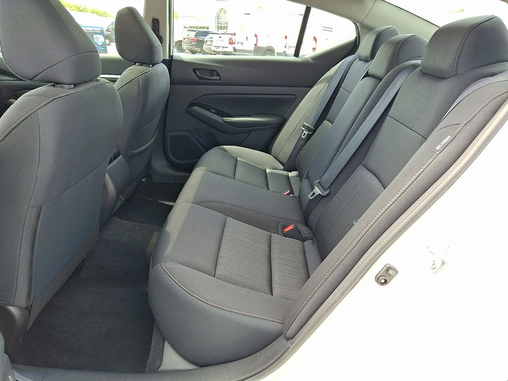 Used 2023 White Nissan 2.5 SV image 11