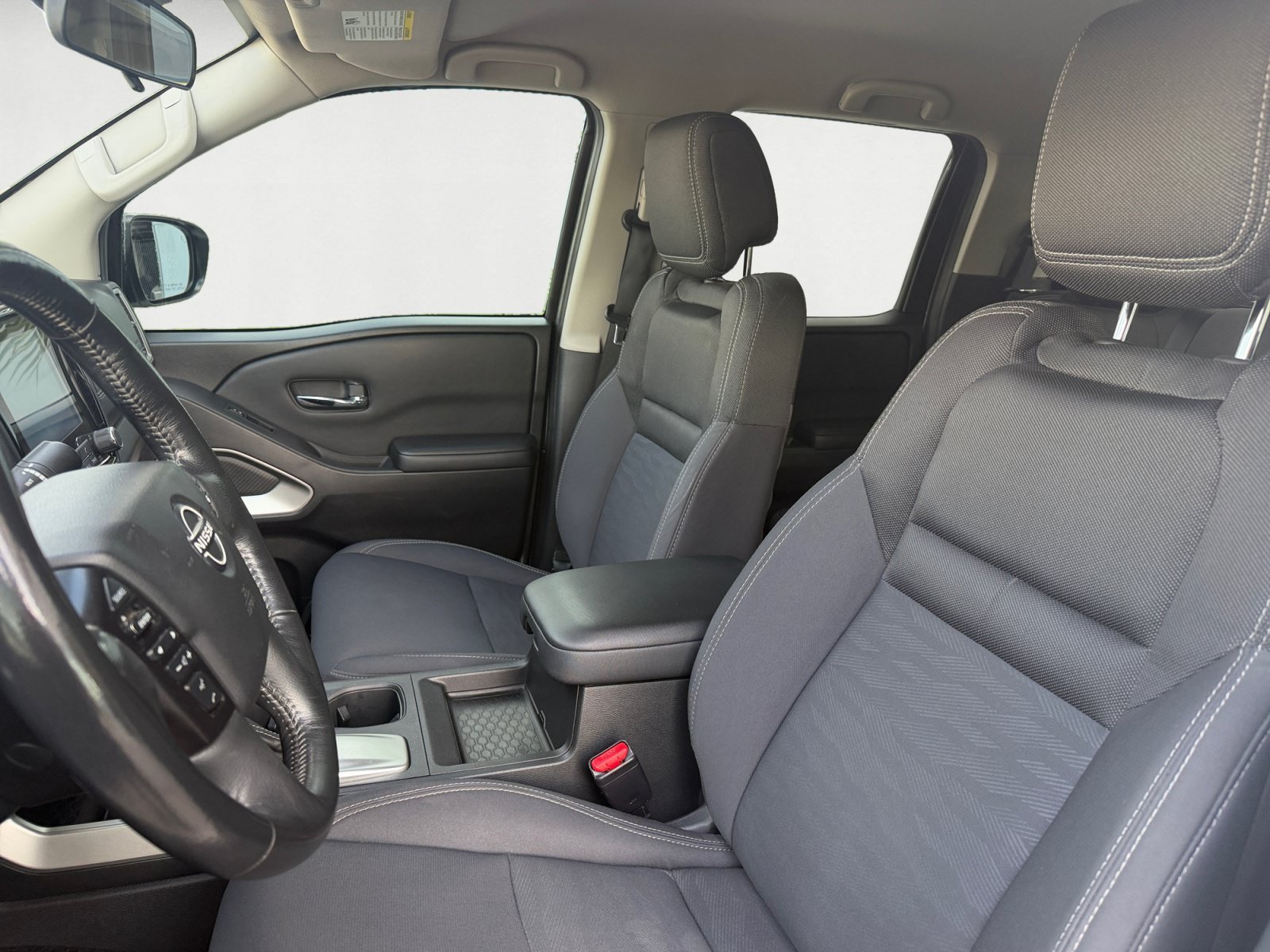Used 2023 Glacier White Nissan SV image 10