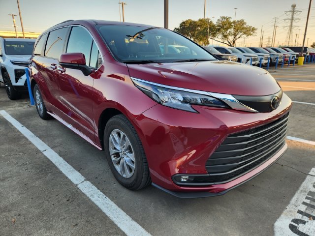 2026 Toyota Sienna XLE