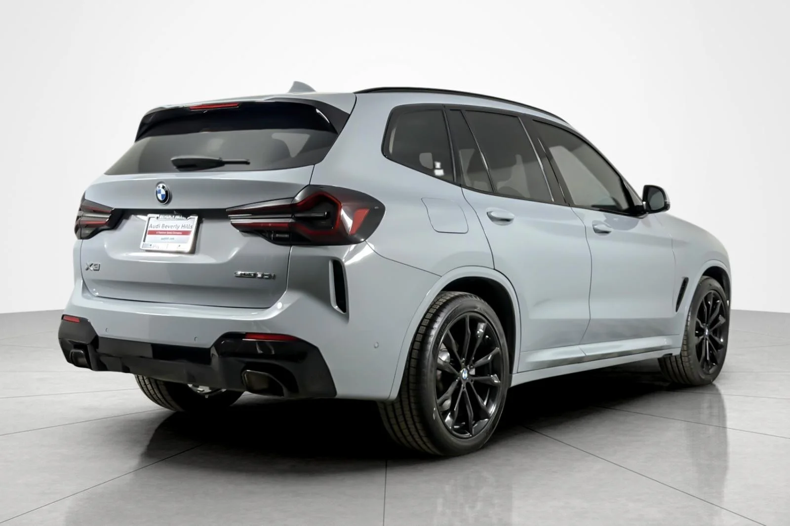 Used 2024 GRAY BMW sDrive30i Sports Activity Vehicle image 5