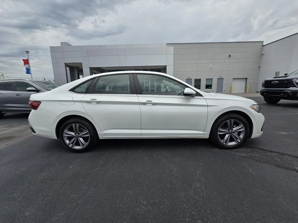 Used 2024 Opal White Pearl Volkswagen SE image 8