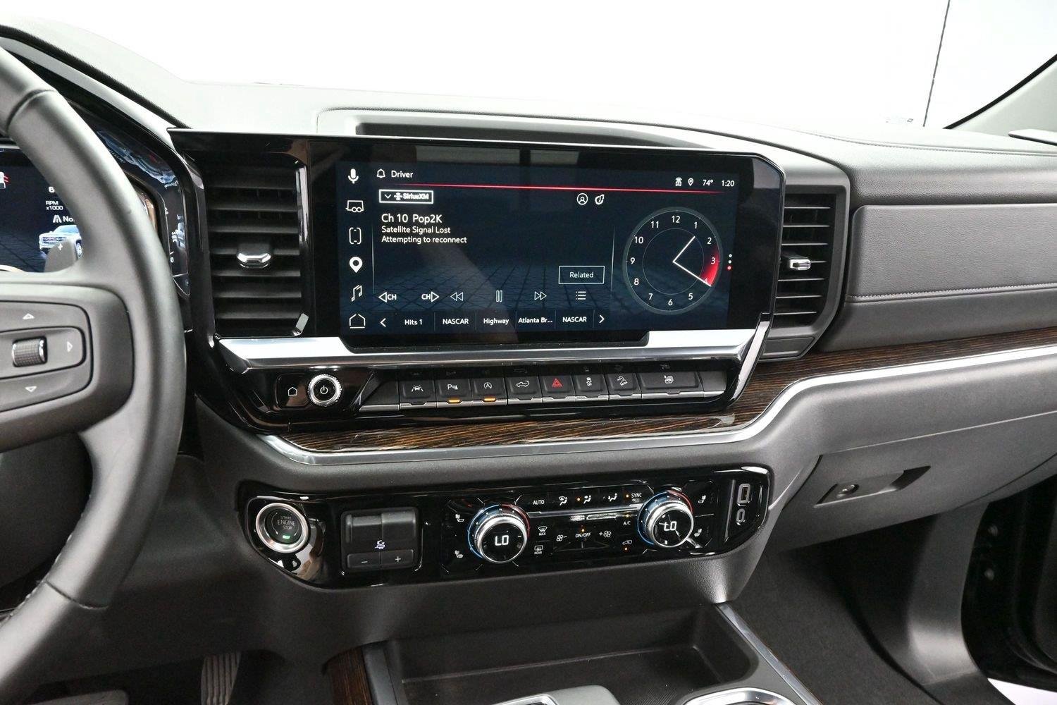Used 2025 Onyx Black GMC Elevation image 18