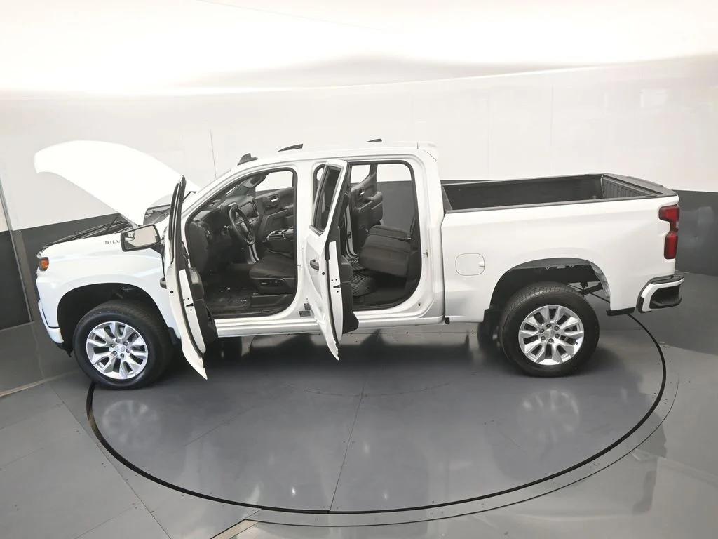 Used 2022 Summit White Chevrolet Custom image 65