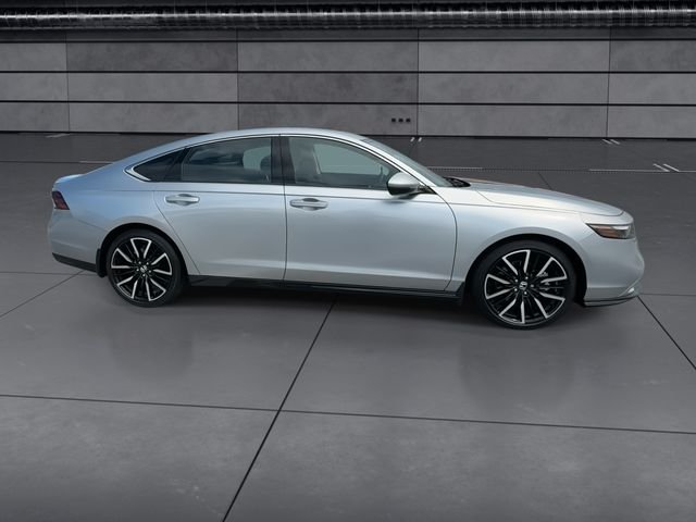 Used 2025 Silver Honda Touring image 9